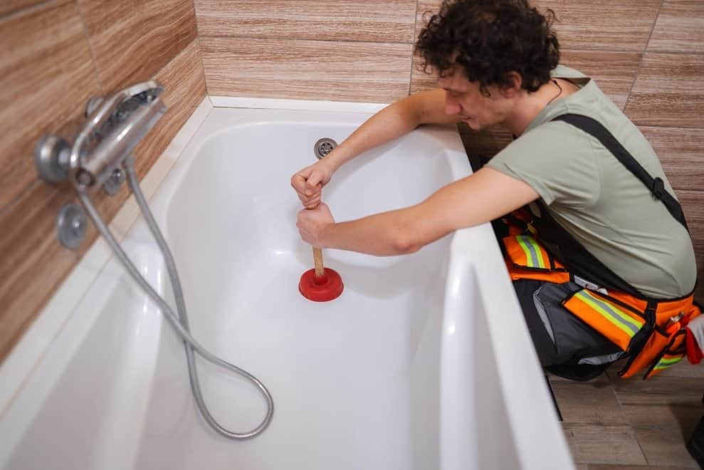 Débouchage et réparation de baignoire et douche