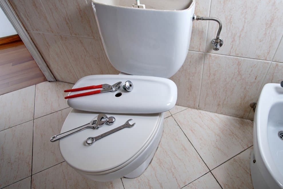 Débouchage et réparation de WC